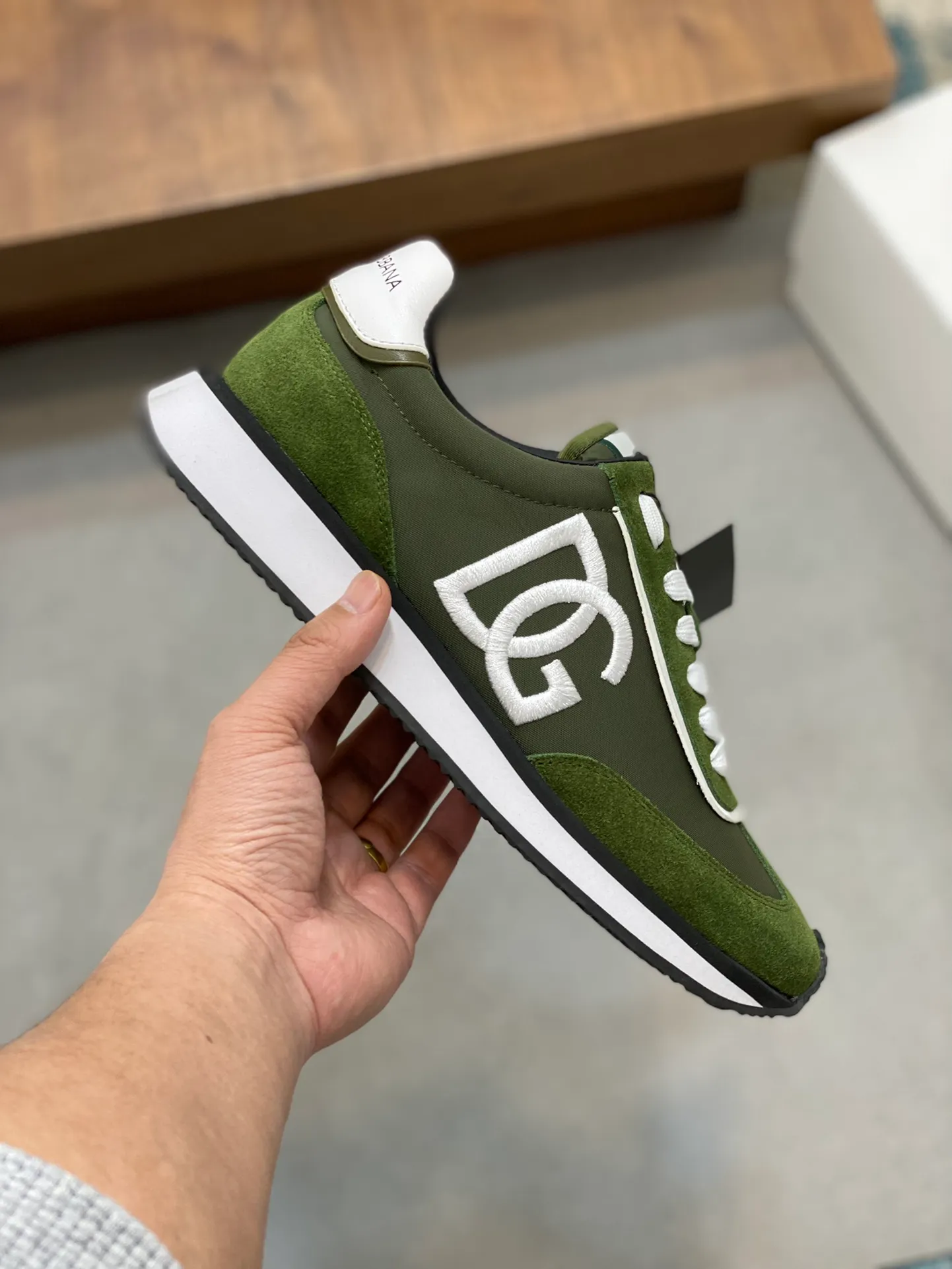 Factory price: 458💰••New products••Dolce&Gabbana••DG✔️High-end men's sports•casual shoes. Original goods from top counters. Original imported cowhide, multi-material splicing design ➕Imported cowhide lining, cowhide feet ➕Original T men's shoes 💰R elastic outsole.  Size: 39-44 (38, 45 customized)